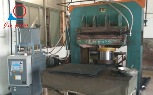 浅谈热压板热压机怎么选配kaiyun·开云(中国)官方网站？