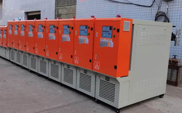 300度油温机18台、120度水温机3台、200度油温机4台 300度油温机18台、120度水温机3台、200度油温机4台