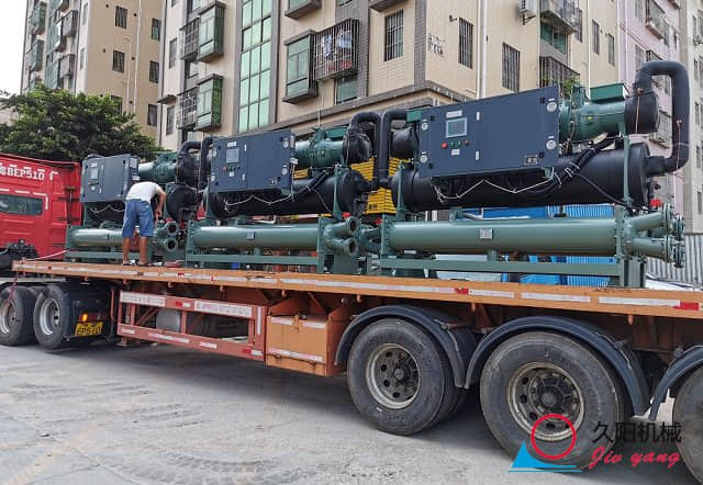 螺杆式冷水机运输