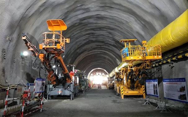 高速公路隧道施工 高速公路隧道施工