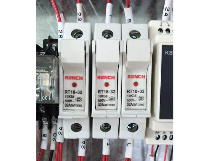 熔断器RT18-32_kaiyun·开云(中国)官方网站防干烧电子元件